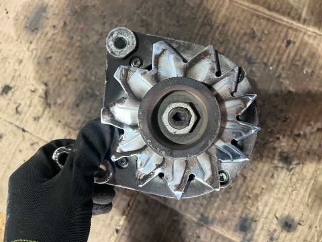 bontott FIAT UNO Generátor