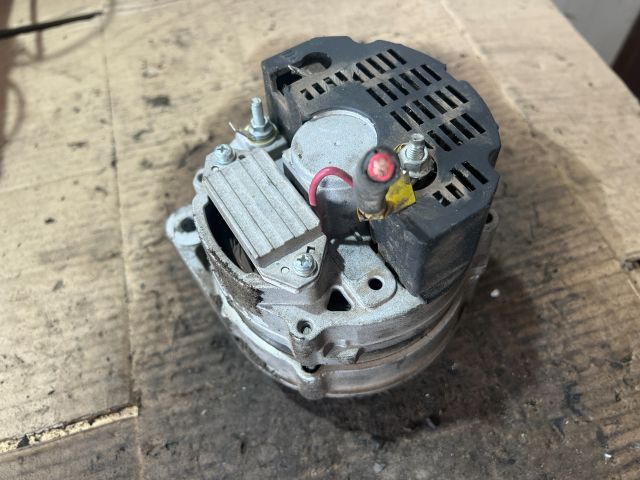 bontott FIAT UNO Generátor