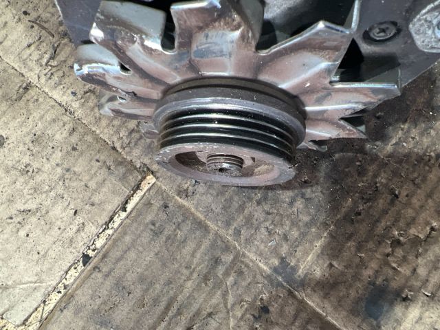 bontott FIAT UNO Generátor