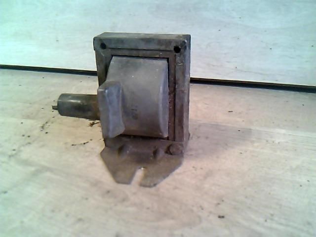 bontott FIAT UNO Gyújtótrafó