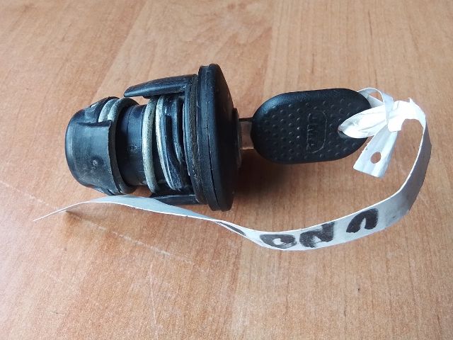 bontott FIAT UNO Tanksapka