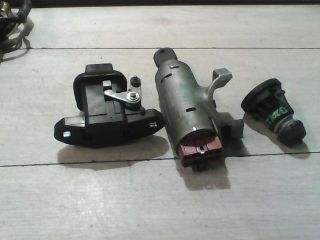 bontott FIAT UNO Gyújtáskapcsoló Házzal