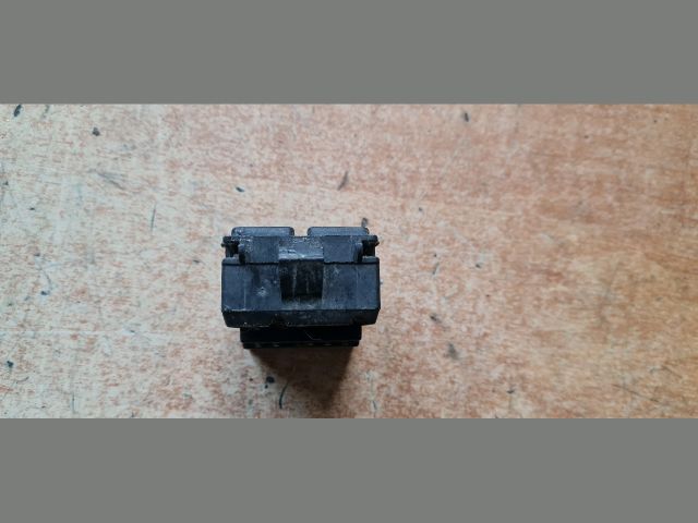 bontott FIAT UNO Bal első Ablakemelő Kapcsoló