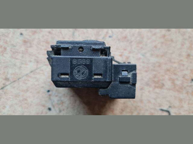 bontott FIAT UNO Bal első Ablakemelő Kapcsoló