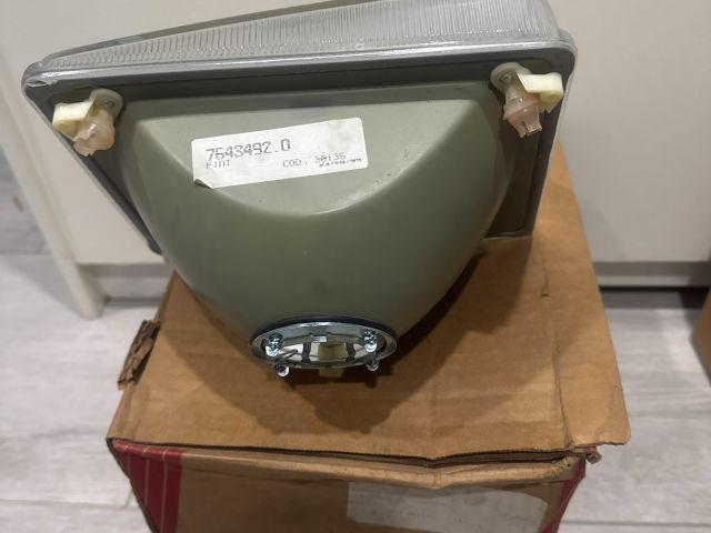 bontott FIAT UNO Bal Fényszóró