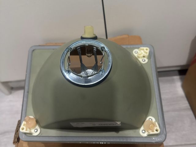 bontott FIAT UNO Bal Fényszóró