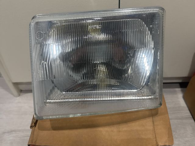 bontott FIAT UNO Bal Fényszóró