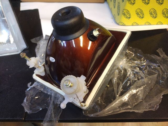 bontott FIAT UNO Bal Fényszóró