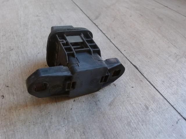 bontott FIAT UNO Csomagtérajtó Zárbetét