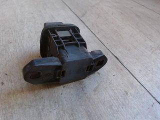 bontott FIAT UNO Csomagtérajtó Zárbetét