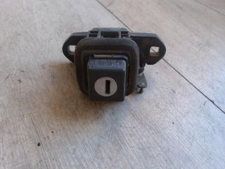 bontott FIAT UNO Csomagtérajtó Zárbetét