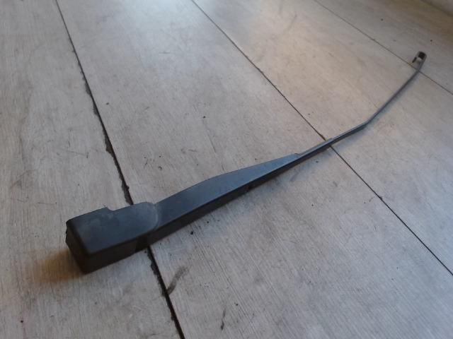 bontott FIAT UNO Első Ablaktörlő Kar