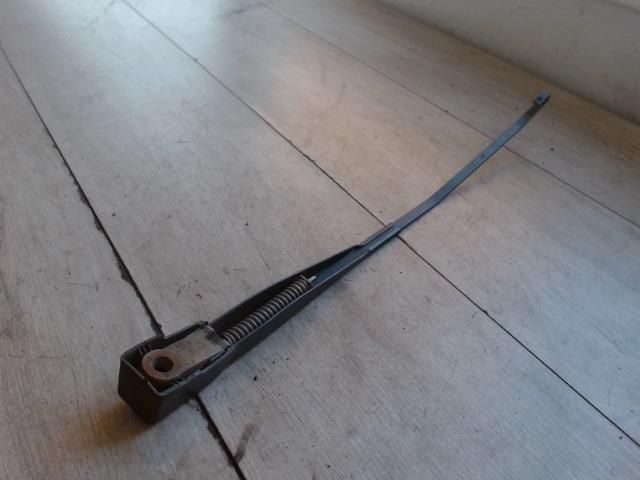 bontott FIAT UNO Első Ablaktörlő Kar