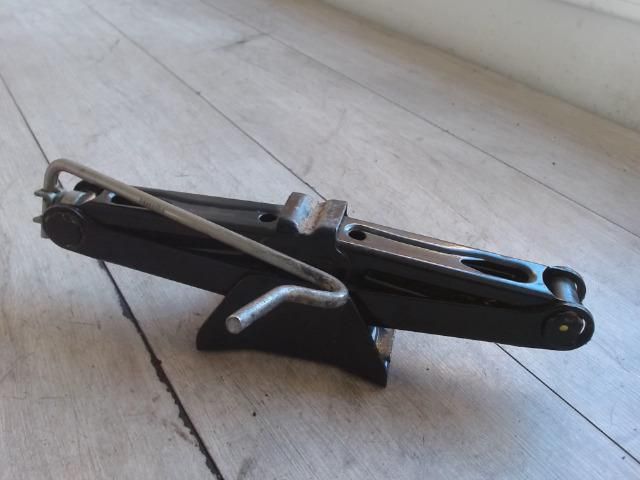 bontott FIAT UNO Emelő