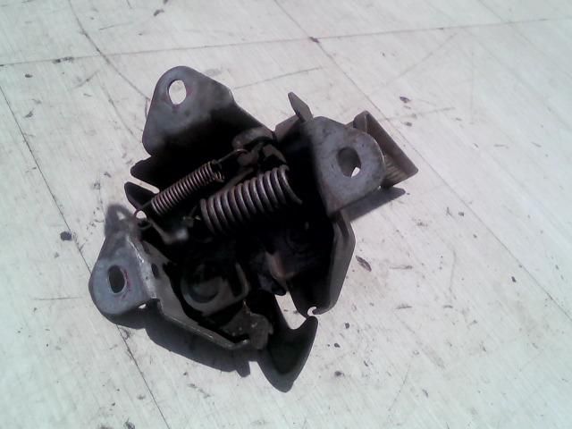 bontott FIAT UNO Motorháztető Zárszerkezet