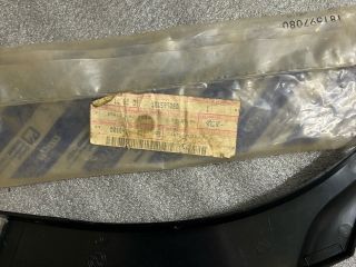 bontott FIAT UNO Műanyag Sárvédő Ív Díszléc