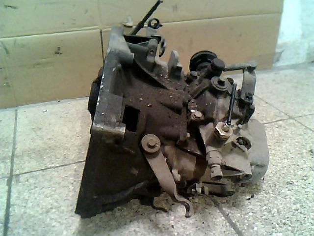 bontott FIAT UNO Váltó (Mechanikus)