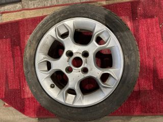 bontott FORD  Alufelni Gumival (1 db)