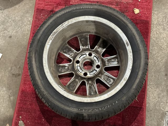 bontott FORD  Alufelni Gumival (1 db)