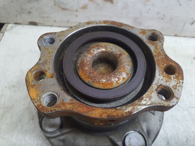 bontott FORD B-MAX Bal hátsó Kerékagy