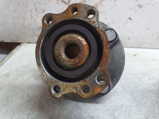 bontott FORD B-MAX Bal hátsó Kerékagy