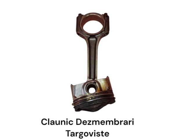 bontott FORD B-MAX Dugattyú