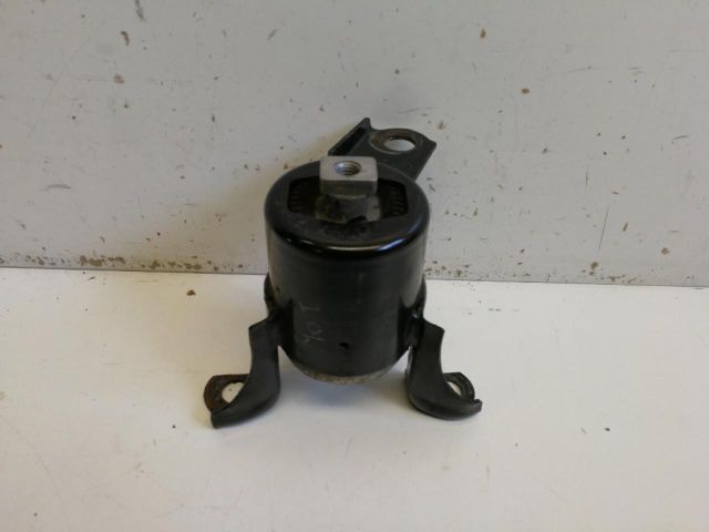 bontott FORD B-MAX Motor Tartó Bak Jobb