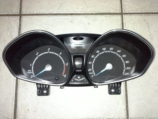 bontott FORD B-MAX Kilométeróra