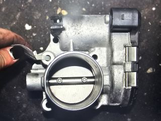 bontott FORD B-MAX Fojtószelep (Elektromos)