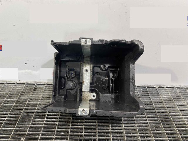 bontott FORD B-MAX Akkumulátor Tartó