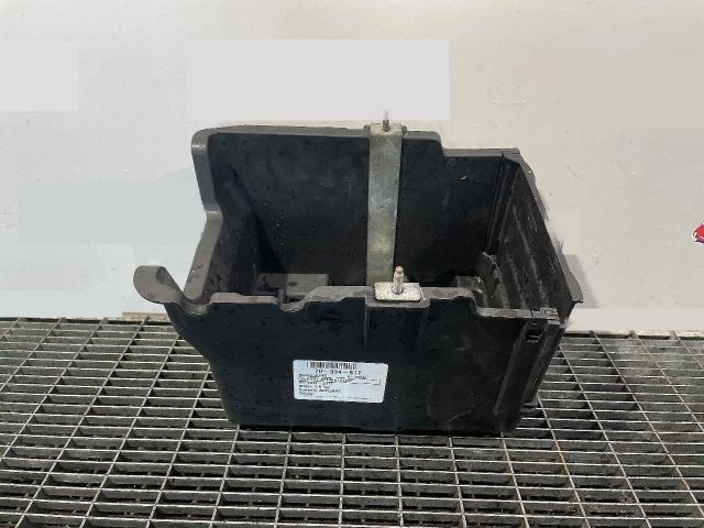 bontott FORD B-MAX Akkumulátor Tartó