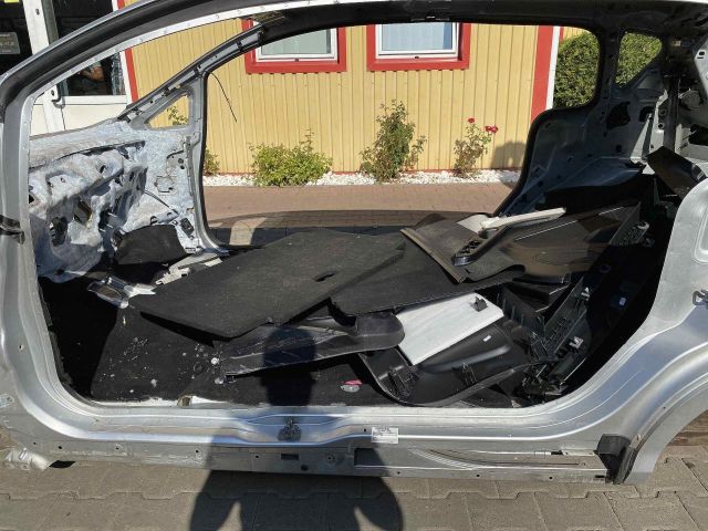 bontott FORD B-MAX Bal Küszöb