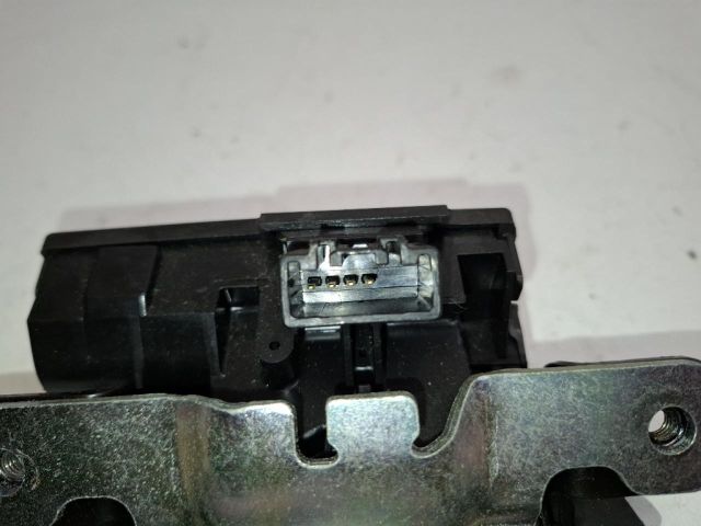 bontott FORD B-MAX Csomagtérajtó Zárszerkezet