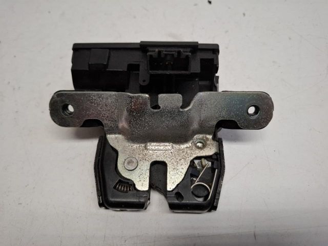 bontott FORD B-MAX Csomagtérajtó Zárszerkezet