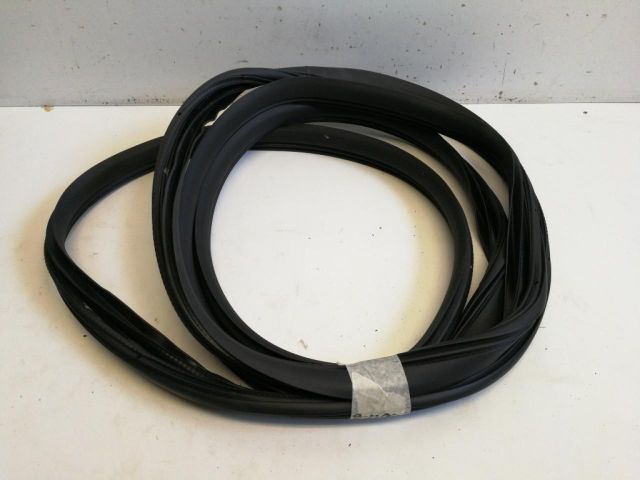 bontott FORD B-MAX Jobb első Gumikéder