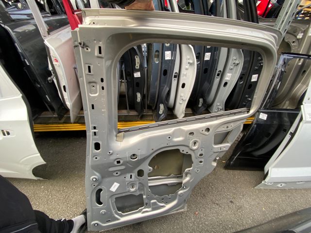 bontott FORD B-MAX Jobb hátsó Ajtó (Üres lemez)