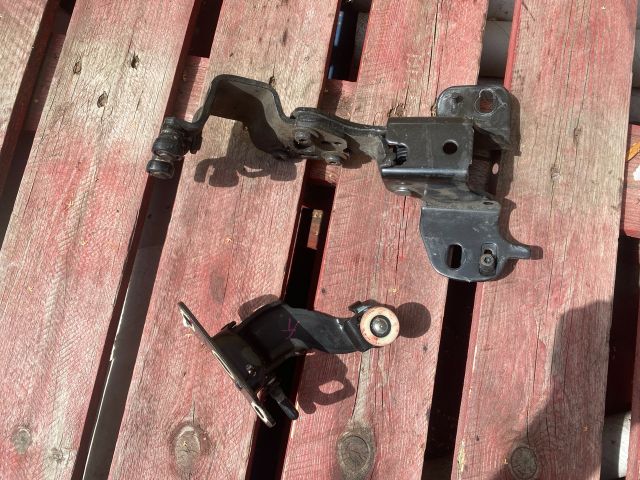 bontott FORD B-MAX Jobb hátsó Zsanér