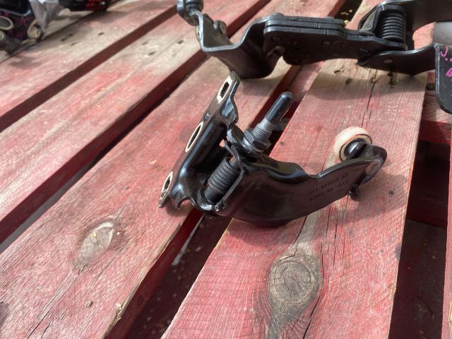 bontott FORD B-MAX Jobb hátsó Zsanér