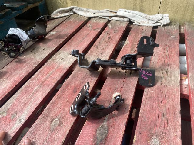 bontott FORD B-MAX Jobb hátsó Zsanér