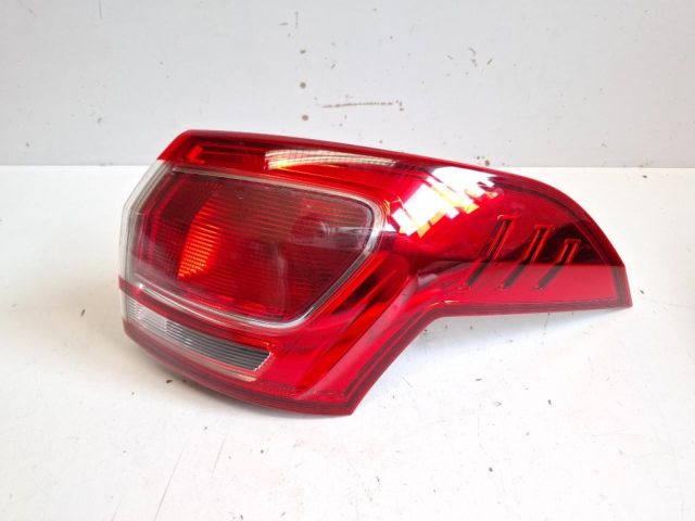 bontott FORD B-MAX Jobb Külső Hátsó Lámpa