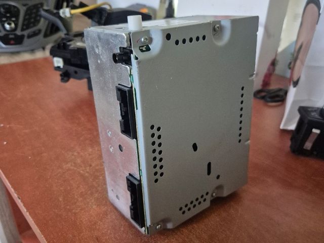 bontott FORD B-MAX Rádió / CD