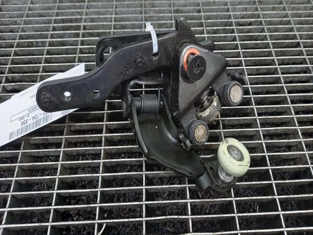 bontott FORD B-MAX Tolóajtó Sín Görgő