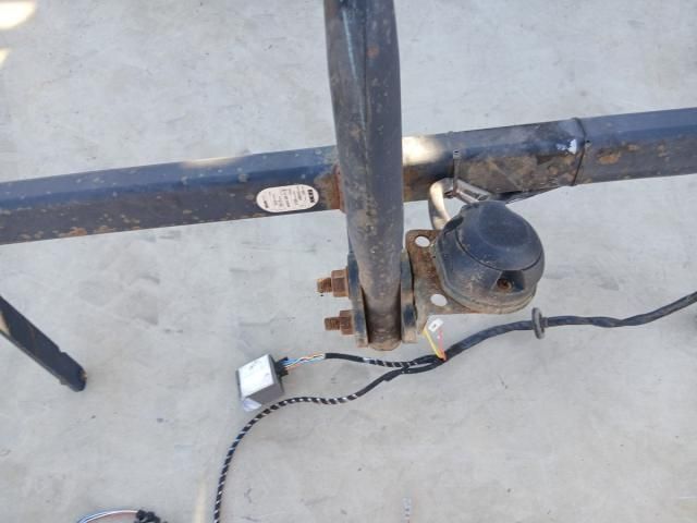 bontott FORD B-MAX Vonóhorog