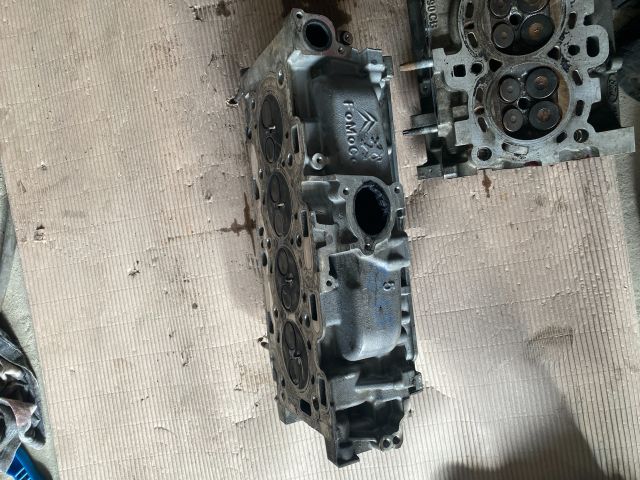 bontott FORD C-MAX II Hengerfej