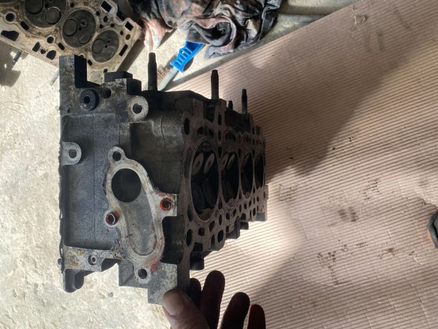 bontott FORD C-MAX II Hengerfej