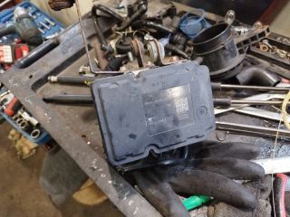 bontott FORD C-MAX II ABS Kocka