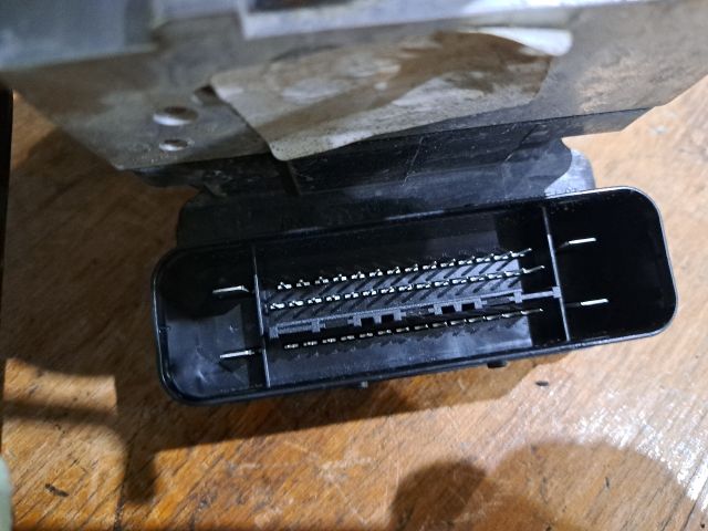 bontott FORD C-MAX II ABS Kocka