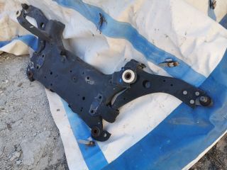 bontott FORD C-MAX II Első Bölcső