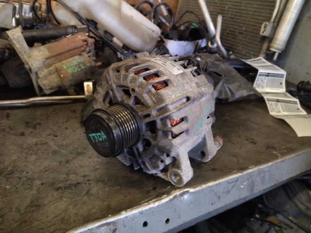 bontott FORD C-MAX II Generátor