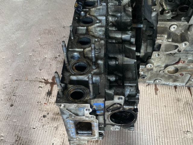 bontott FORD C-MAX II Hengerfej